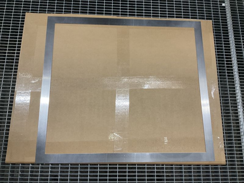 REDUCEERFRAME VAN GEBORSTELD RVS VOOR KOOKPLATEN, 30 MM RAND, BUITENAFMETINGEN 622 MM X 552 MM